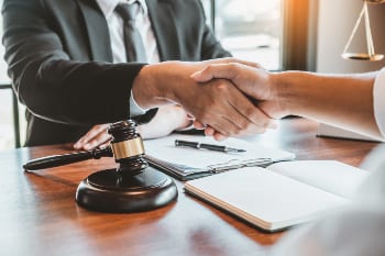 Understanding the Difference Between a Criminal Lawyer and Public Defender